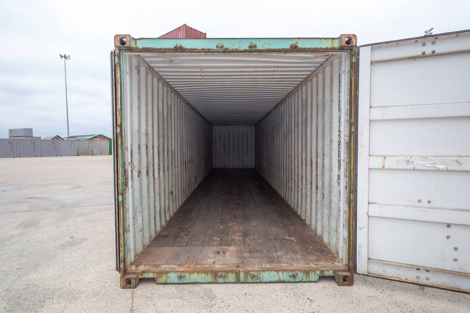 40FT Preloved Shipping Container – Wind & Watertight - Image 4